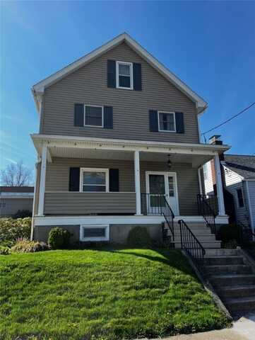 15 S 7th St, Youngwood, PA 15697