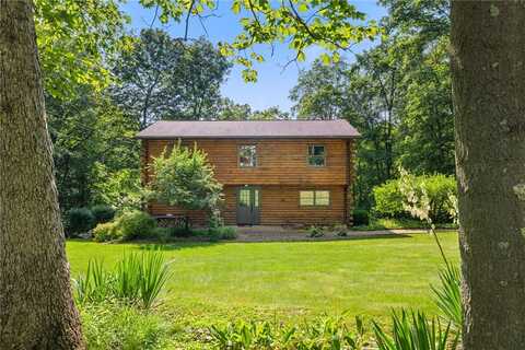 1335 Alamae Lakes Rd, Titusville, PA 15301