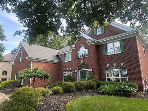 115 Lyndhurst Cir, Pine Grv Mls, PA 15090