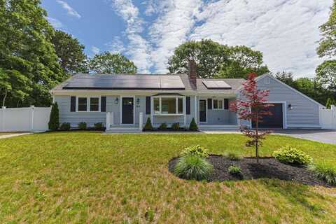 28 Vandermint Lane, Hyannis, MA 02601
