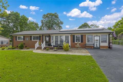 208 Kenneth Drive, Boiling Springs, SC 29316