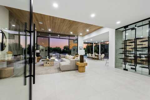 137 Kiva Drive Drive, Palm Desert, CA 92260