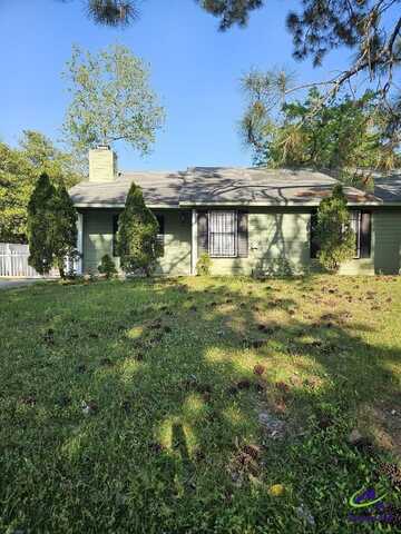 638 Maplewood Dr., Bonaire, GA 31005