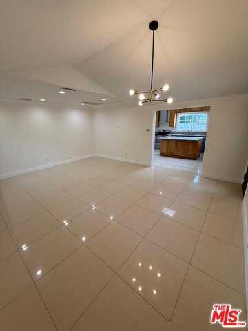 8446 Fenwick St, Sunland, CA 91040