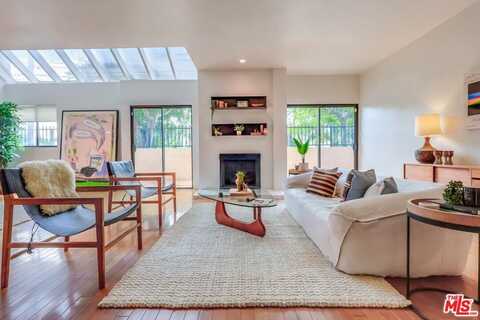 4555 Franklin Ave, Los Angeles, CA 90027