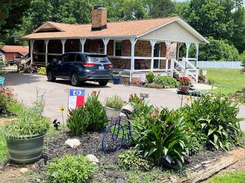 169 SMITH CLEMMER Road, Mount Holly, NC 28120