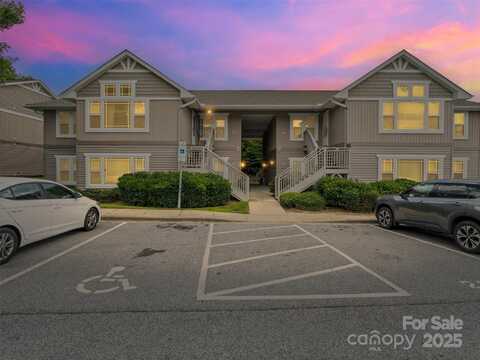131 Morningside Lane, Hendersonville, NC 28792