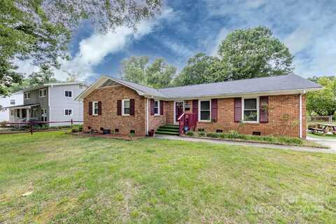 6421 Hidden Forest Drive, Charlotte, NC 28213