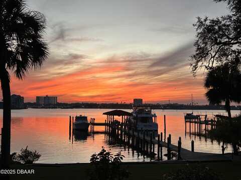 6 Rosalyn Landing, Daytona Beach, FL 32118