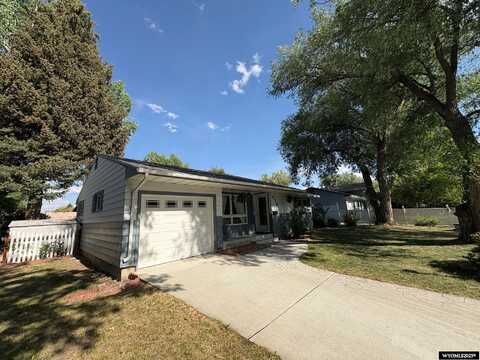 670 N 9th, Lander, WY 82520