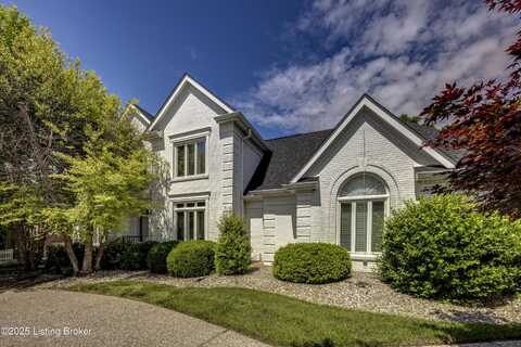 709 Oxmoor Woods Pkwy, Louisville, KY 40222