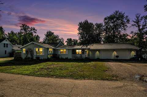 1021 First Street, Bangor, MI 49013