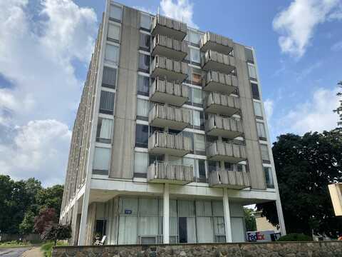 715 W Michigan Avenue, Jackson, MI 49201