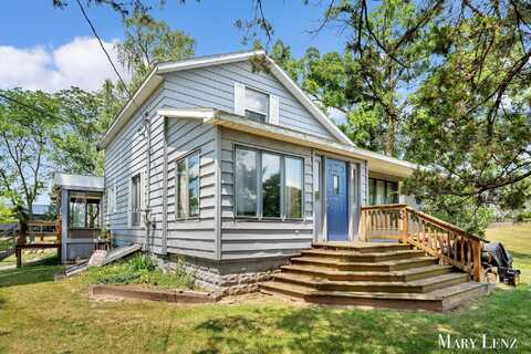 5537 Bristol Avenue NW, Comstock Park, MI 49321