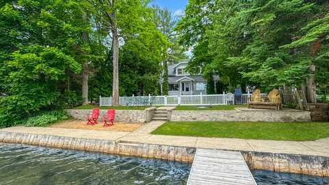 1576 S Lake Mitchell Drive, Cadillac, MI 49601