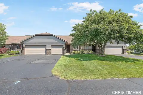 2072 Lakeview Drive, Zeeland, MI 49464