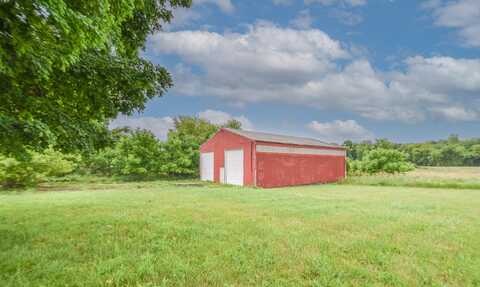 1085 E Chicago Road, Quincy, MI 49082