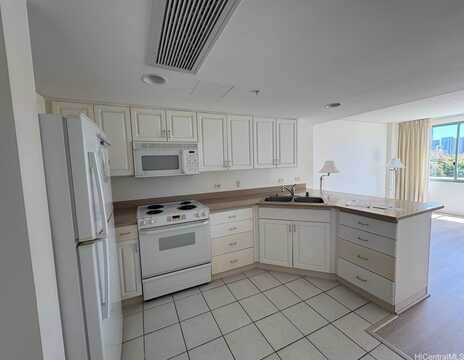 1314 Kalakaua Avenue, Honolulu, HI 96826