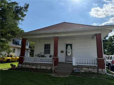 910 N Lynn Street, Independence, MO 64050
