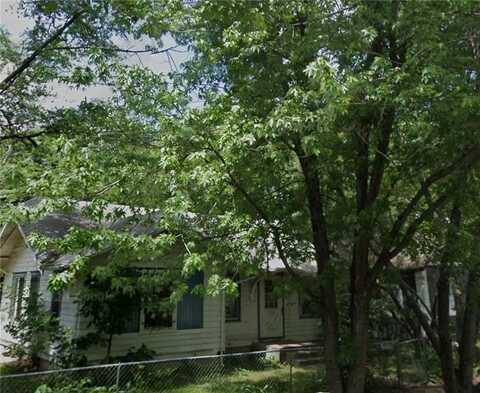 711 SE Lawrence Street, Topeka, KS 66607