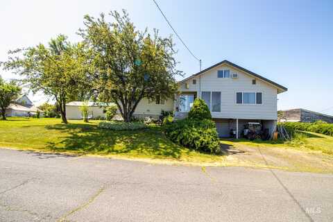 105 Weippe Ave, Weippe, ID 83553