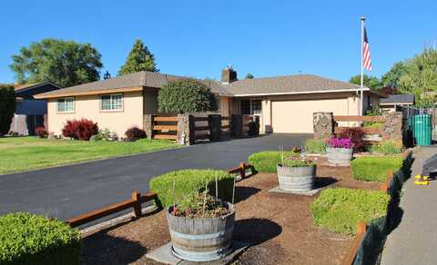 3713 Rio Vista Way, Klamath Falls, OR 97603