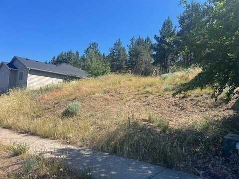 1415 Red Bud Drive, Klamath Falls, OR 97601