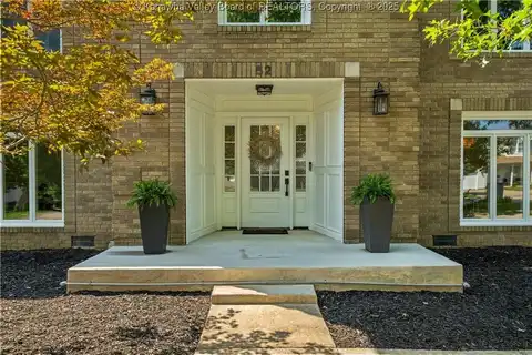 52 Cedar Drive, Hurricane, WV 25526
