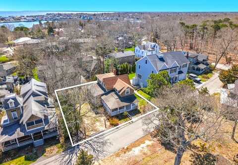 11 John Wesley Avenue, Oak Bluffs, MA 02557