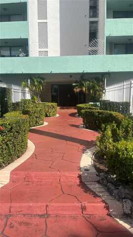 1825 W 44th Pl, Hialeah, FL 33012