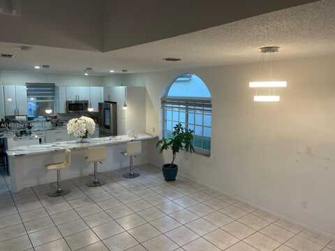 15271 NW 6th Ct, Pembroke Pines, FL 33028