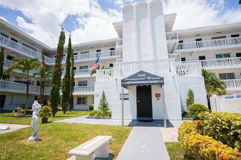 11685 Canal Dr, North Miami, FL 33181