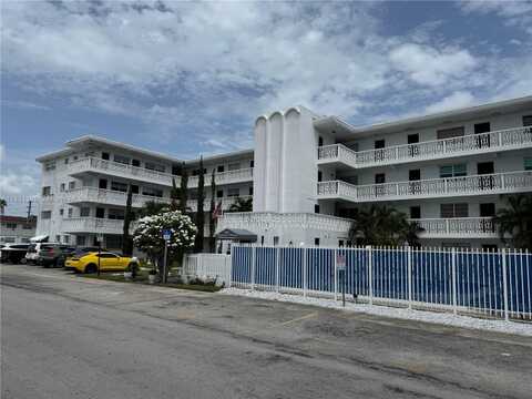 11685 Canal Dr, North Miami, FL 33181