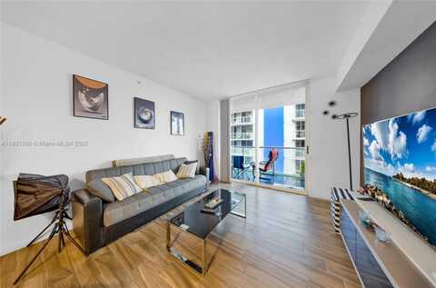 5091 NW 7th St, Miami, FL 33126