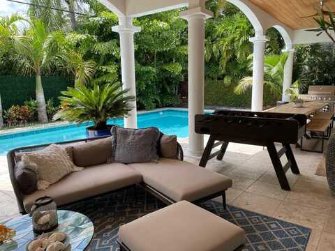 678 Woodcrest Rd, Key Biscayne, FL 33149