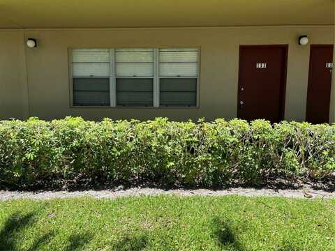 13475 SW 9th St, Pembroke Pines, FL 33027