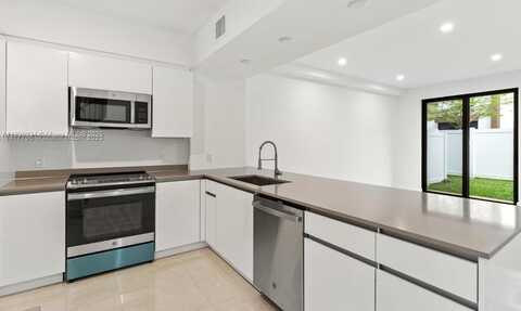 4130 N Oak Pl, Dania Beach, FL 33314