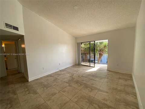 7220 NW 179 ST, Hialeah, FL 33015