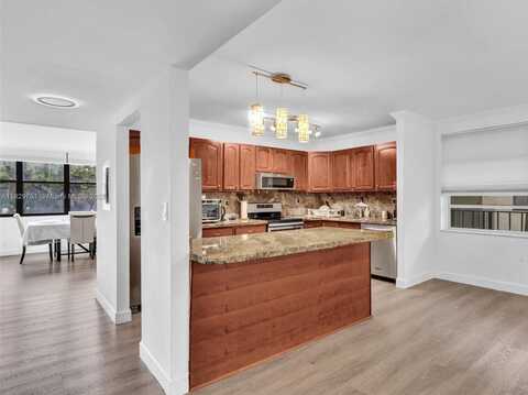 20381 NE 30th Ave, Aventura, FL 33180