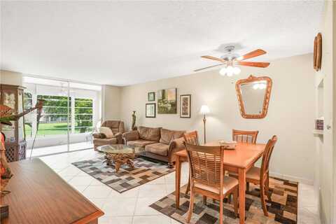 9261 Sunrise Lakes Blvd, Sunrise, FL 33322