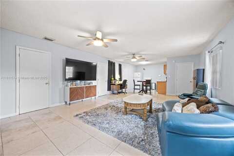 600 NW 99th St, Miami, FL 33150