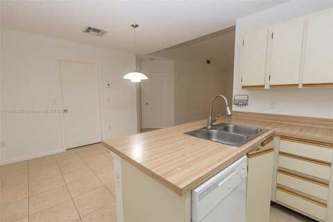 18328 NW 68th Ave, Hialeah, FL 33015