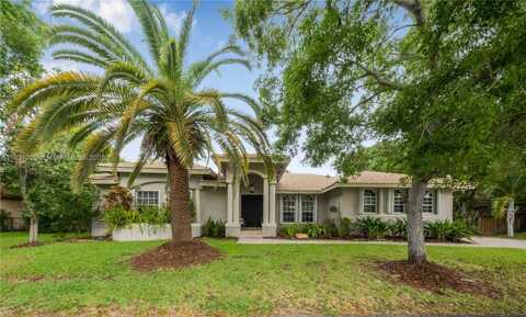 8229 SW 173rd Ter, Palmetto Bay, FL 33157