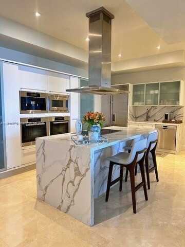 18201 Collins Ave, Sunny Isles Beach, FL 33160