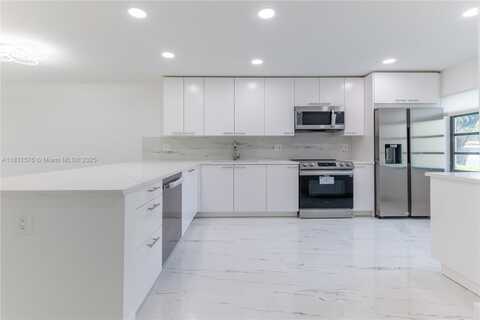 8435 Casa Del Lago, Boca Raton, FL 33433