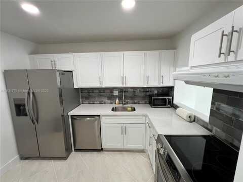 8000 SW 81st Dr, Miami, FL 33143