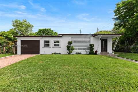 7201 Hayes St, Hollywood, FL 33024