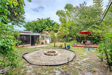 1050 NW 142nd St, Miami, FL 33168