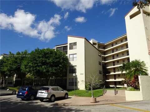 2309 S Cypress Bend Dr, Pompano Beach, FL 33069