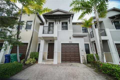 10456 NW 61st Ln, Doral, FL 33178
